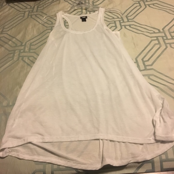 H&M Tops - H&M M tank NWOT